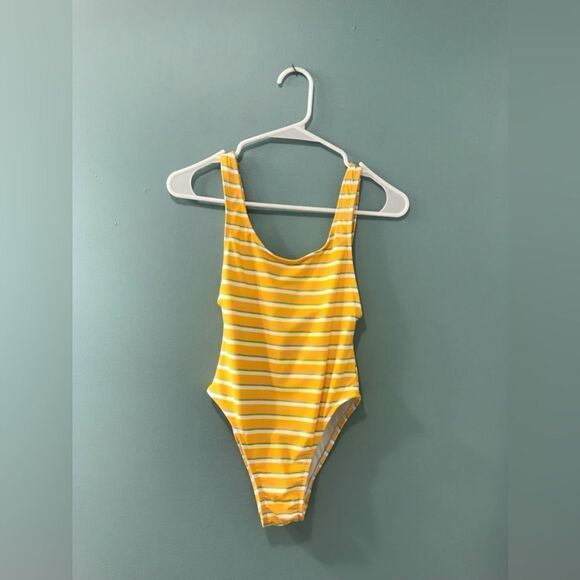 NWOT … XHILARATION “Size: XS” Swimsuit - Picture 1 of 3